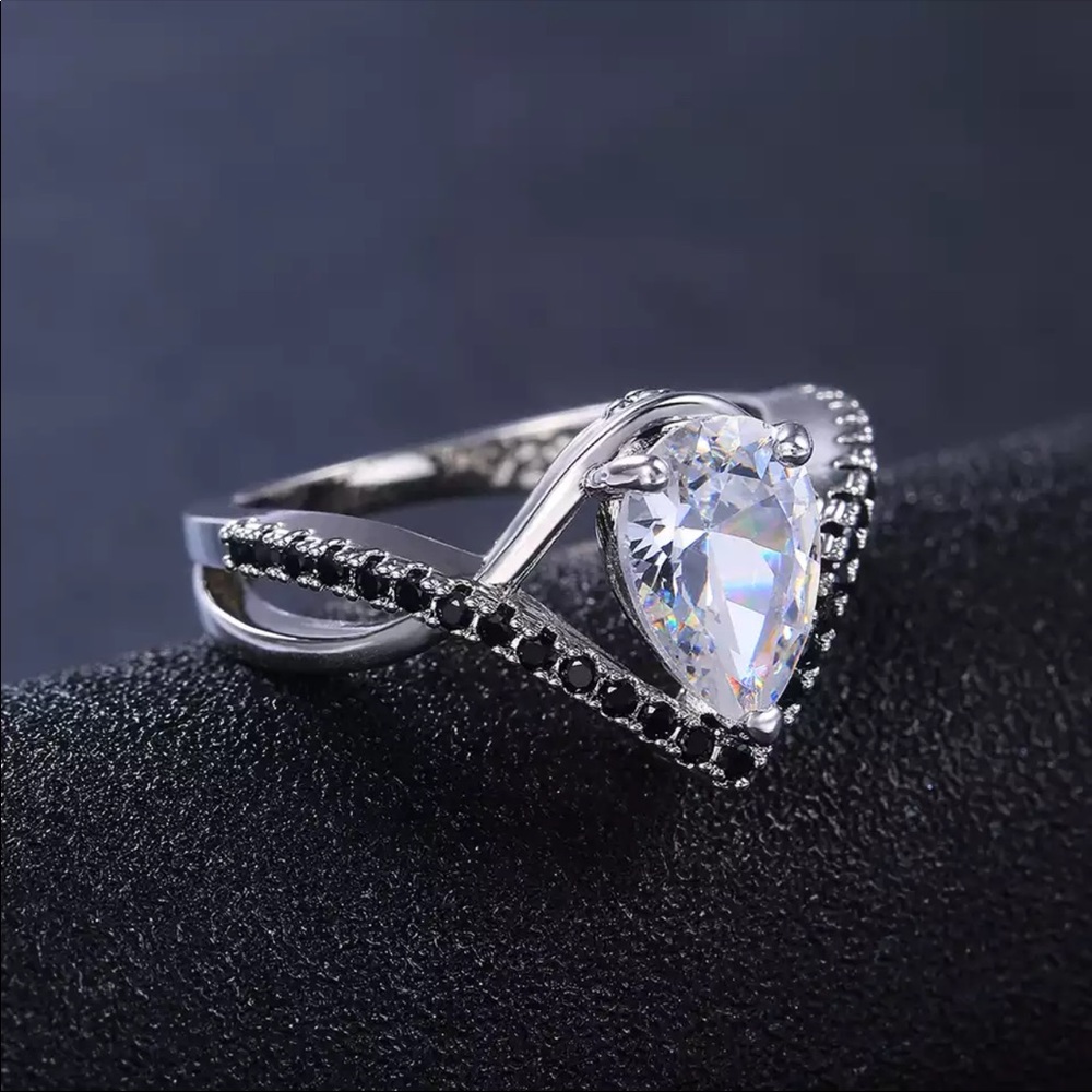 New Women’s 925 Silver Sapphire Romantic Ring - Picture 3 of 6